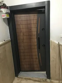 نجار ابواب خشب  منفذة بواسطة نجار جدة